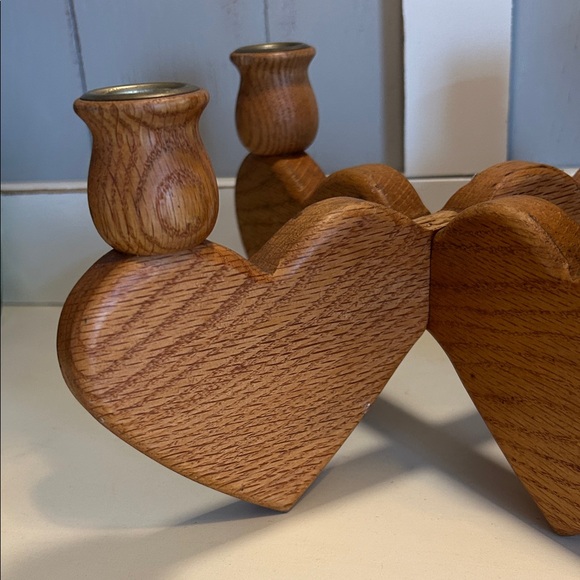 Vgt Heart-Shaped Wooden 4 taper Candle Holder. - Picture 4 of 7